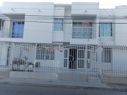 ARRIENDO CASA EN EL RECREO 2 PISOS